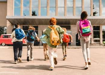 Edital de R$ 1,2 bi do Fust e BNDES levarão internet a 20 mil escolas até 2026, diz ministro