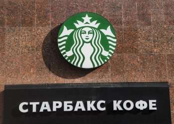 Starbucks anuncia saída da Rússia com fechamento de 130 lojas