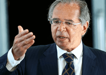 "Eixo do crescimento da economia brasileira é agora o setor privado", diz Guedes