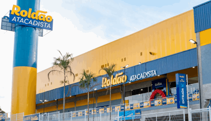 Família demite executivos e reassume comando do Roldão