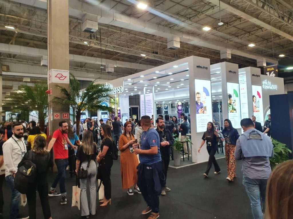 Fórum E-Commerce Brasil destaca papel do vendedor na loja física e comércio B2B