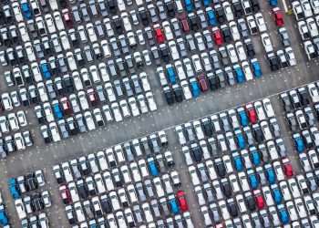 Estoque de veículos chega ao maior volume em dois anos, diz Anfavea