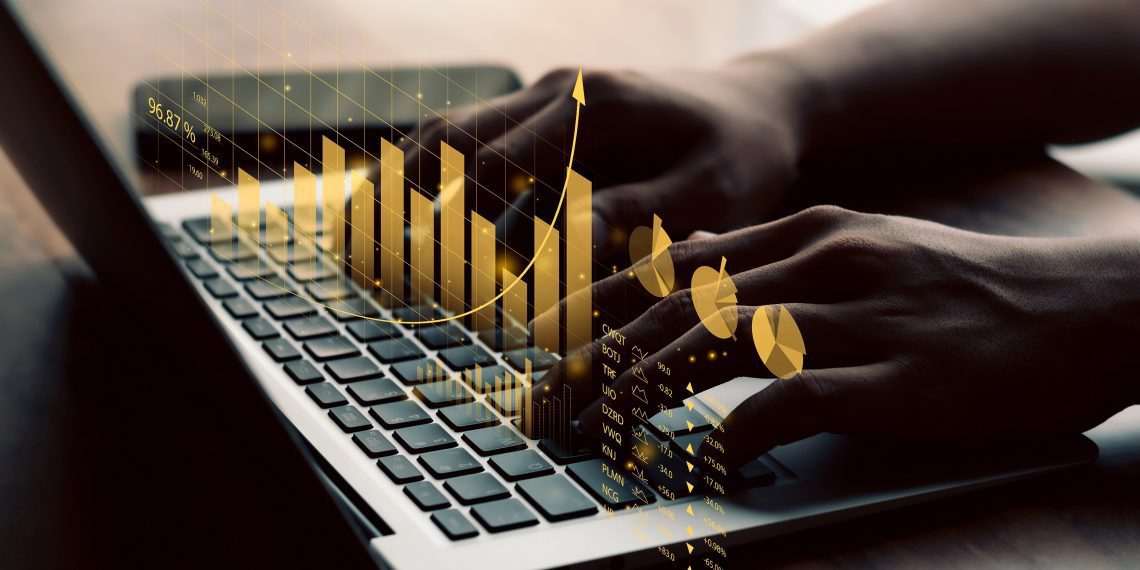 Pessoa física investe 2,8% a mais no semestre e supera R$ 4,6 trilhões