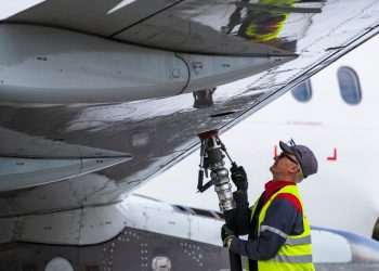 Petrobras anuncia redução de 10,4% no preço do querosene de aviação