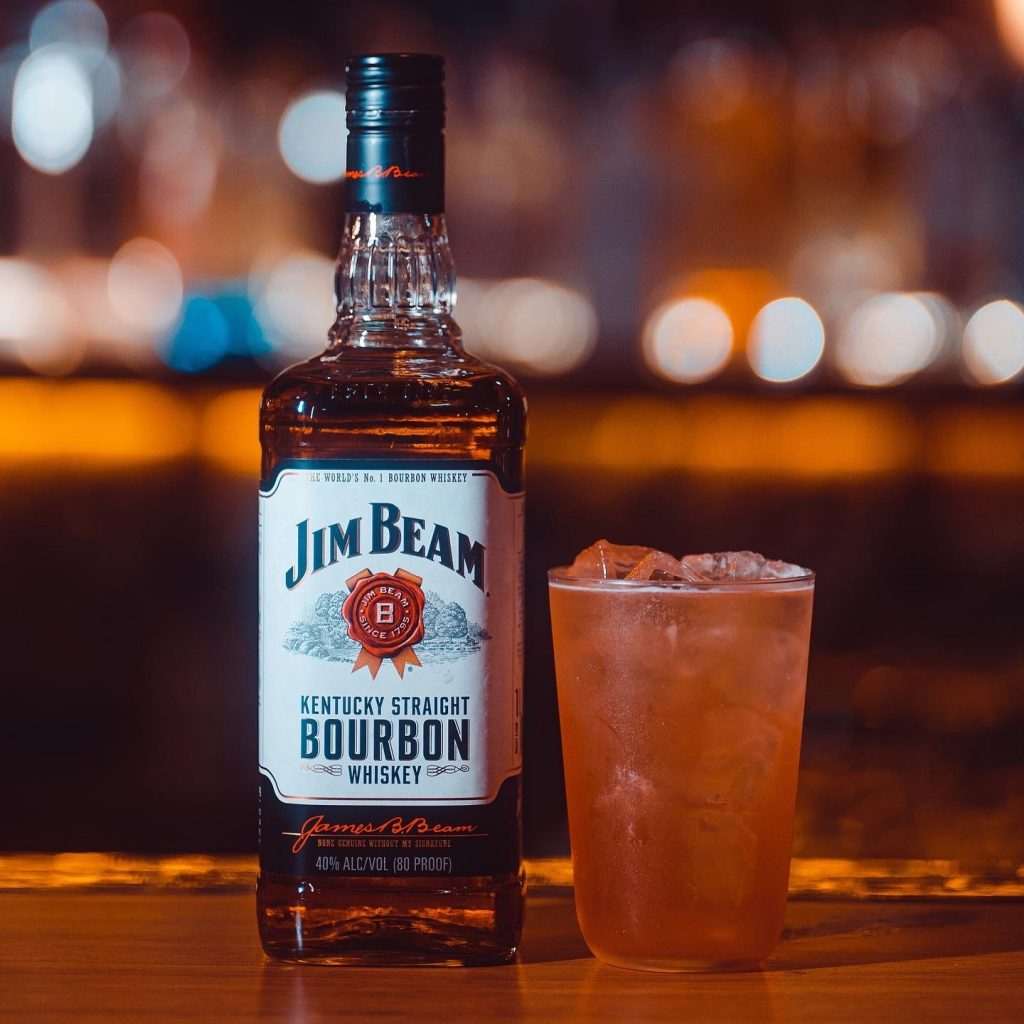 Evino amplia portfólio e lança plataforma de bebidas destiladas