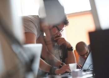 Grandes empresas buscam startups para acelerar inovação