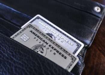 FIS e American Express expandem parceria para processar cartões da bandeira