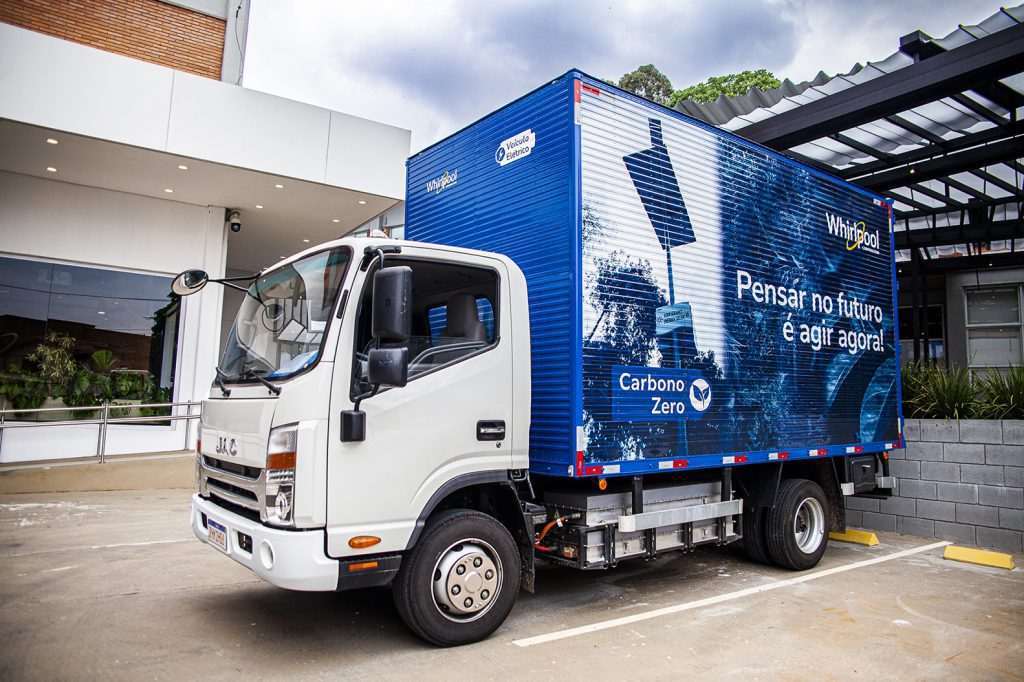 Whirlpool firma parceria com DHL para descarbonizar distribuição de peças de reposição