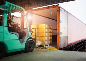 Preço do frete cai 3,61% em outubro, terceira queda consecutiva