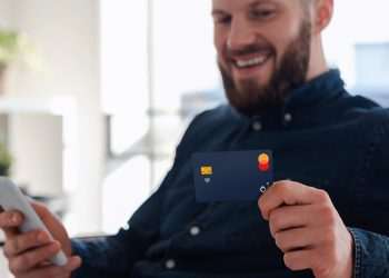 Novo cartão vai isentar o pagamento da anuidade para sócios e oferecer descontos exclusivos e parcelamento de compras em todas as lojas