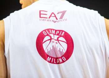 Marca esportiva da Emporio Armani chega ao e-commerce brasileiro