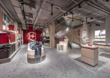 Entenda como a marca Victorinox consegue se manter jovem no varejo sem traquitanas tecnológicas