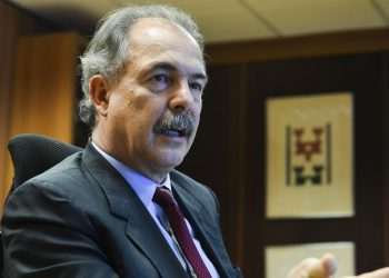 Mercadante defende apoio às aéreas, mas ressalta garantias de crédito