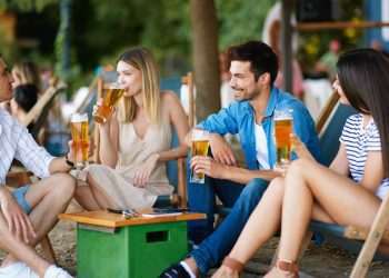 Bares e restaurantes projetam aumento de 20% no faturamento para o verão