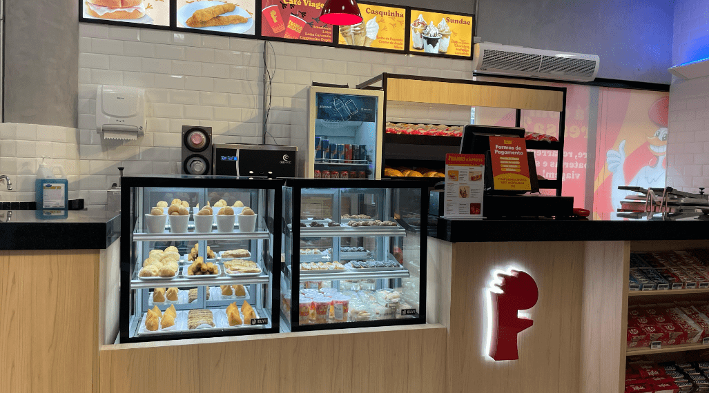 Frango Assado lança modelo express para agilizar atendimento de viajantes