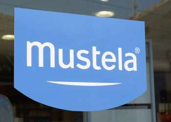 Mustela inova com toalhas umedecidas feitas a partir de celulose de florestas sustentáveis