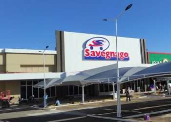 Supermercado 'para empregar a família' chega a 12 mil funcionários