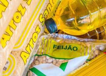 Cesta básica subiu nas 17 capitais em 2022, aponta Dieese