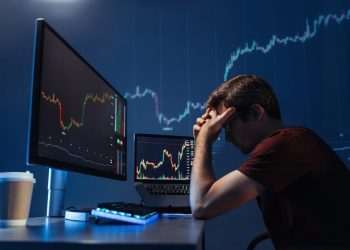 Influenciadores de finanças enfrentam crise e demitem