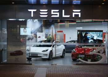 Tesla reduz preço de modelos vendidos nos EUA para atrair novos compradores