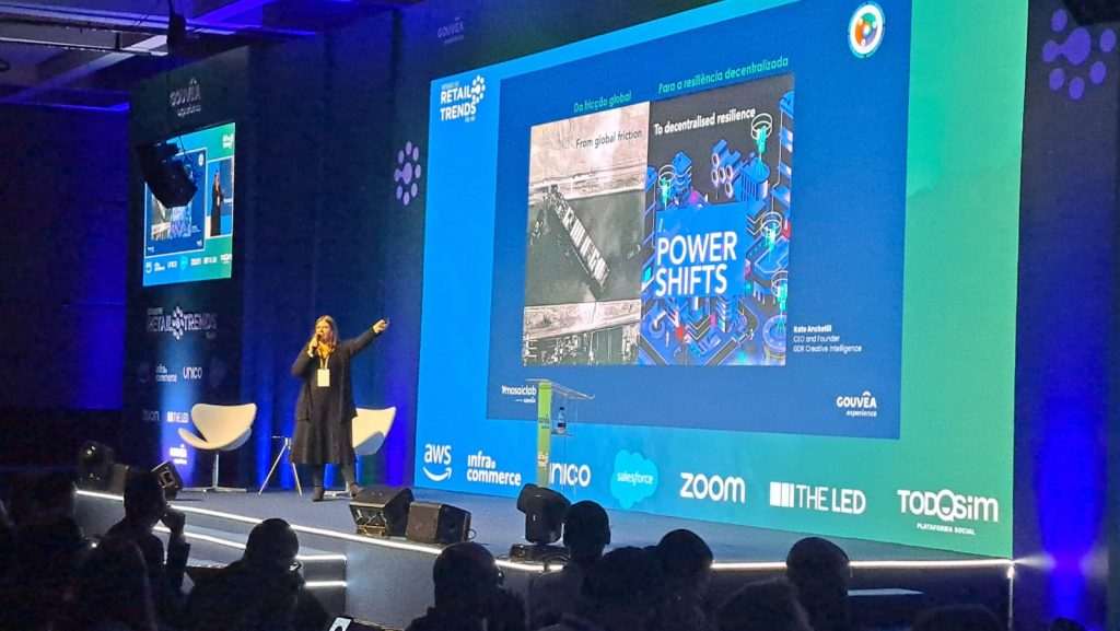 Consumidor no centro, retomada do varejo físico, PDV em evolução: tendências da NRF na prática Karen Cavalcanti, sócia-diretora da Mosaiclab, no Interactive Retail Trends de 2023 (Foto: Mercado&Consumo)