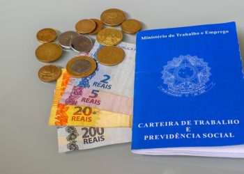 Lula avalia elevar isenção do IR a dois mínimos em 2023