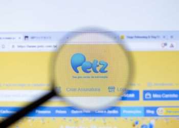 Petz estrutura loja virtual personalizada com plataforma da Stoom
