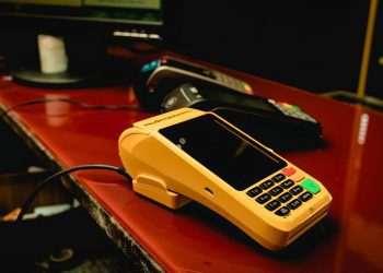 Aumento nas taxas de maquininhas pode prejudicar o varejo brasileiro?