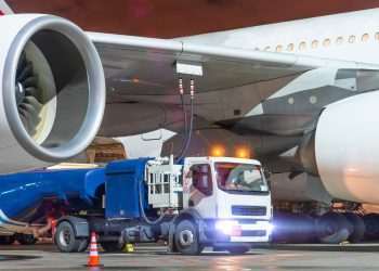 Petrobras anuncia reajuste médio de 1,78% no preço do querosene de aviação