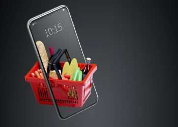 Levantamento do Cuponomia aponta que 83% dos consumidores vão fazer compras de Natal pelo smartphone