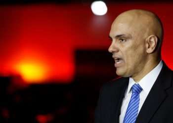 Alexandre de Moraes pede vista e suspende julgamento de R$ 22 bi sobre tributação de lucros no exterior