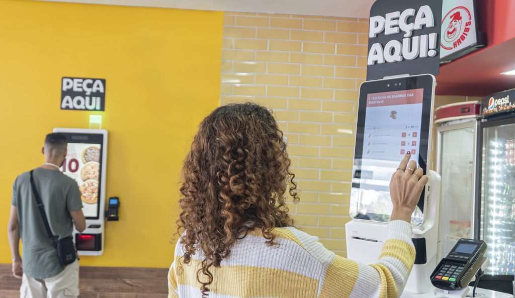 Habib’s foca em automação nas lojas visando experiência do consumidor