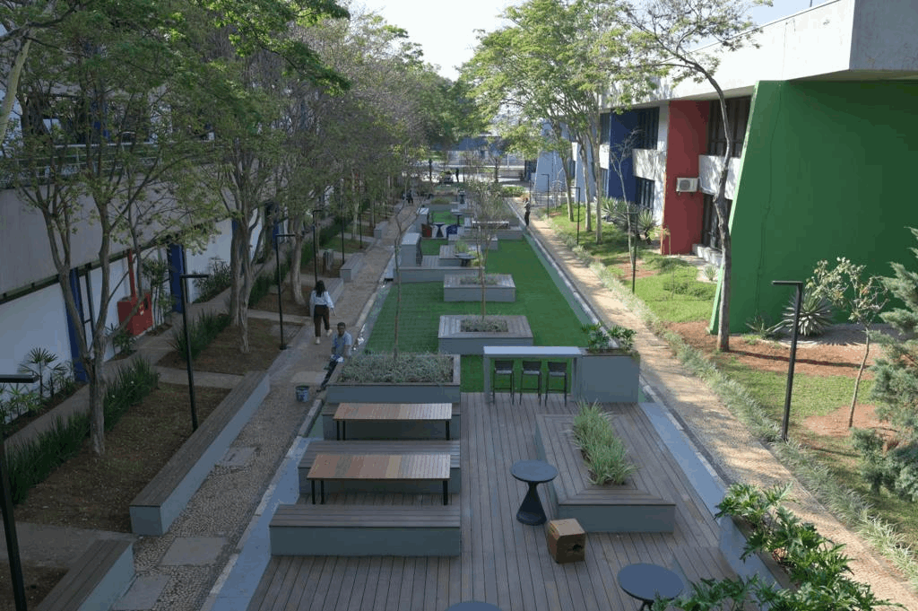 Grupo Carrefour Brasil inaugura "campus" com áreas trabalho e convivência