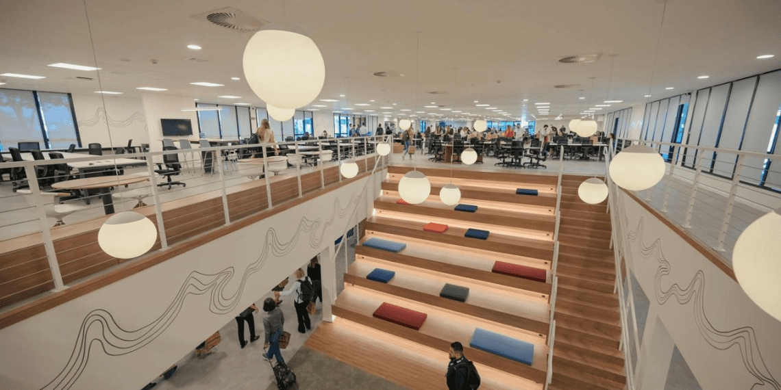 Grupo Carrefour Brasil inaugura "campus" com áreas trabalho e convivência