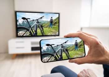 Smartphones e Smart TVs são os eletrônicos mais comprados pelos brasileiros