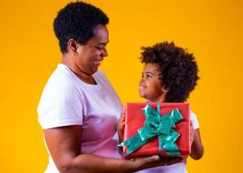 Brasileiros gastam 25% a mais em presentes do Dia das Mães comprados no e-commerce