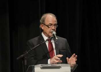 Dinheiro para financiamento a exportadores não passa pelo Orçamento, afirma Mercadante