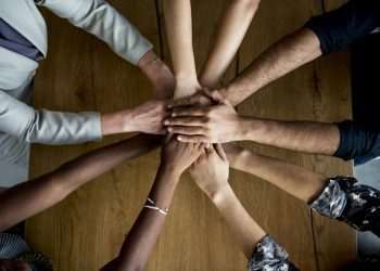 Muito além do employer branding, cultura organizacional inclusiva para mães tem poder de transformar a sociedade