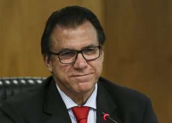 Marinho mira em aplicativos de transporte e defende negociações coletivas