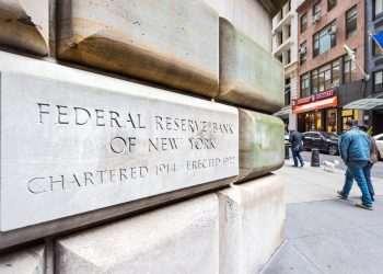 Presidente do Fed reconhece ‘erros’ no trabalho de supervisão após a quebra de bancos regionais