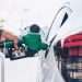 Espaço para queda da gasolina se acentua; queda poderia ser de R$ 0,46 o litro, diz Abicom