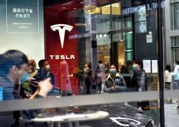 Tesla vai fazer recall de 1,1 milhão de veículos por riscos de segurança na China