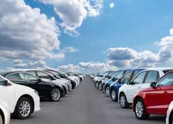 Compra de híbridos e elétricos por locadoras sobe 89% em 2022 ante 2021, a 3,3 mil, diz Abla