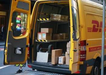 DHL fecha parceria com DayCâmbio para recebimento de encomendas