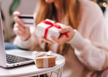 Dia dos Namorados: ABComm prevê faturamento de R$ 7,5 bilhões no e-commerce