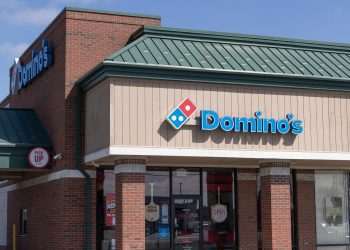 Domino's Pizza lança serviço de entrega em praias e parques