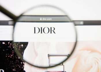 Marcas de luxo se rendem às lojas virtuais para expandir mercado