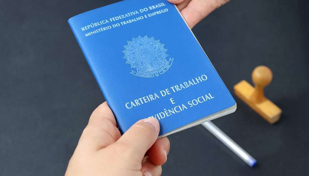 Desemprego recua em 7 Estados e no Distrito Federal