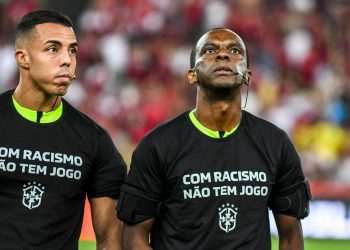 Brasileiros apoiam punições aos times em caso de racismo e que marcas rompam patrocínio