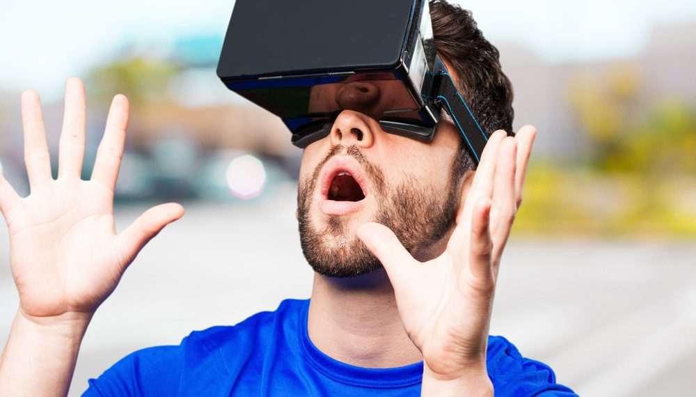 Apple deve lançar novo óculos de realidade virtual hoje